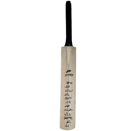 Cricket – 2019 ICC Cricket World Cup Pakistan Team Signed Bat