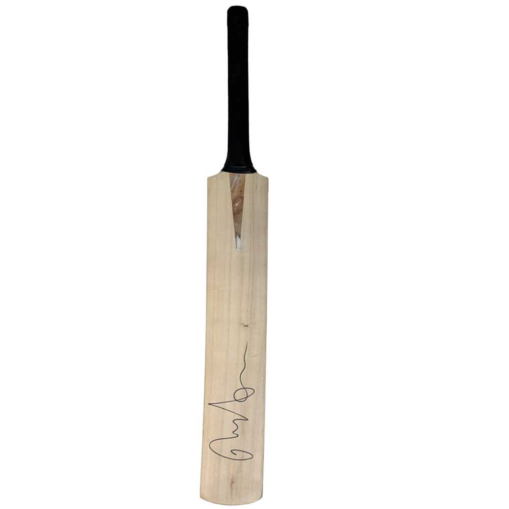 Cricket – Peter Nevill Signed Cricket Bat