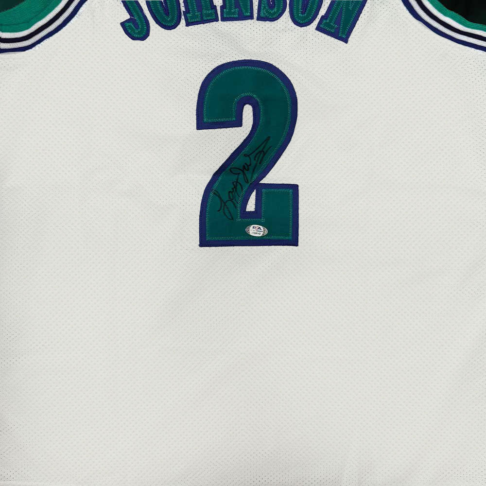 Basketball Larry Johnson Signed Charlotte Hornetts 3rd Party Certified Jersey Framed
